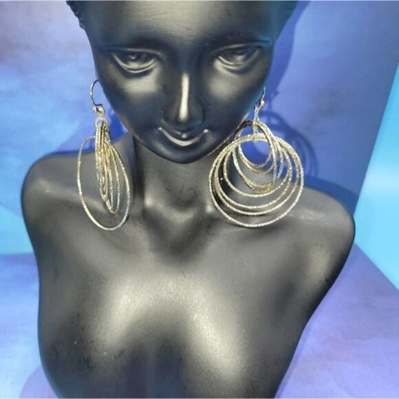 📦 Gold tone link circles slinky style earrings ✨️ 💛 - Picture 7 of 13